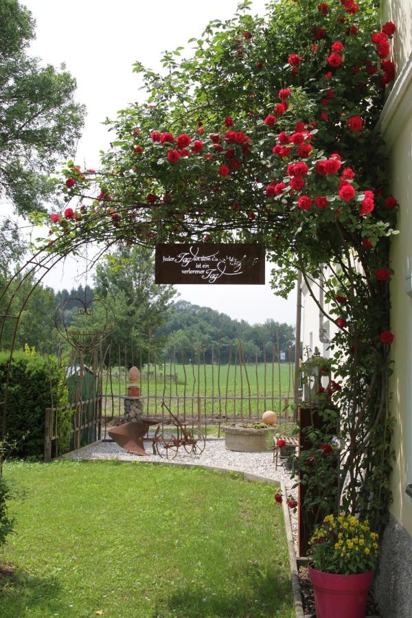 Gutshof Bartl 2 Apartamento Klagenfurt am Woerthersee Exterior foto